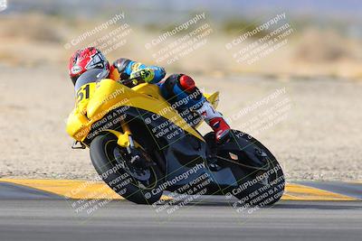 media/Dec-17-2022-SoCal Trackdays (Sat) [[224abd9271]]/Turn 7 Set 2 (1140am)/